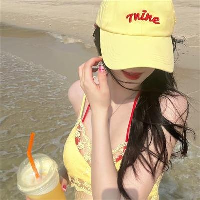 银杏飘落